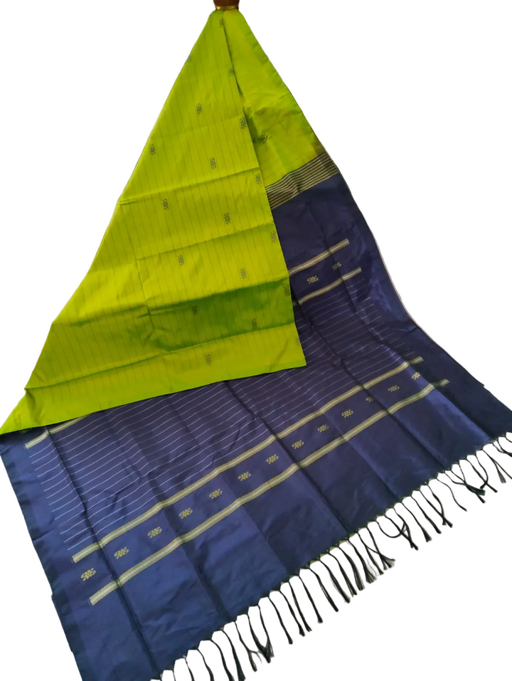 Vaalainaar Pattu with Blouse Green Strips